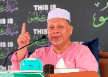 MOHD. Amar Nik Abdullah menyampaikan Kuliah Pagi Jumaat di Medan Ilmu, Kota Bharu, Kelantan. - UTUSAN/MUSTAQIM MOHAMED