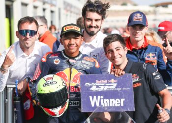 HAKIM Danish bergelar juara pada Piala RedBull MotoGP Rookies di Litar Motorland Aragon, Sepanyol, pada hujung minggu lalu.-  Ihsan SIC Racing