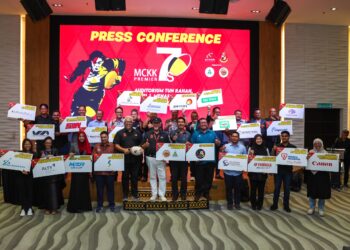 BARISAN penaja bergambar pada sidang akhbar MCKK Premier 7’s yang akan berlangsung 4 hingga 6 Julai ini di Kuala Kangsar, Perak.