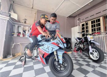 AL-ADAM Mikail Mohd. Hamirul Aliff dan bapanya, Mohd. Hamirul Aliff Abd. Halim terpaksa berulang-alik ke Terengganu untuk mengikuti sesi latihan menjadi pelumba profesional.