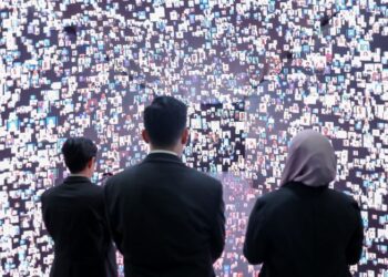 KITA mesti keluar daripada sindrom keterbelakangan yang berpunca daripada kegagalan mentauhidkan inovasi.