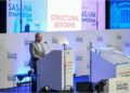ANWAR Ibrahim menyampaikan ucaptama pada Simposium Sasana 2025 anjuran Bank Negara Malaysia (BNM) di Kuala Lumpur, semalam. - UTUSAN/M. FIRDAUS M. JOHARI