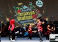 MURID sekolah membuat latihan tarian sebagai persediaan menyertai pertandingan sempena Temasya Budaya @ Negeri Perak 2025 di pekarangan Stadium Majlis Perbandaran Manjung bermula dari 26 Jun hingga 29 Jun ini. – UTUSAN/MUHAMAD NAZREEN SYAH MUSTHAFA