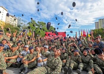 DAKWAAN keengganan peserta menyertai Program Latihan Khidmat Negara (PLKN) 3.0 sebagai tanda protes terhadap kerajaan jelas mempamerkan sikap dan pemikiran yang cetek selain gagal memahami setiap peranan serta dasar institusi pendidikan.