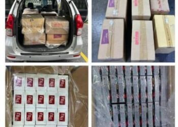 SEBAHAGIAN rokok kretek tanpa cukai Kastam yang dirampas di Lawin, Gerik Selasa lalu. - UTUSAN