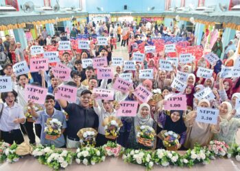 RATA-rata lepasan SPM bukan Melayu tidak mahu mengambil STPM kerana program matrikulasi dianggap lebih berprestij dan lebih pendek dari segi tempoh pengajiannya.