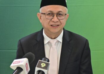 MOHAMAD DAMSHAL AWANG DAMIT