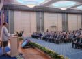 ANWAR Ibrahim menyampaikan ucapan pada Majlis Perhimpunan Bulanan dan Perjumpaan Warga Kementerian Kewangan serta Agensi di Kementerian Kewangan, Putrajaya, semalam. - UTUSAN/FAIZ ALIF ZUBIR