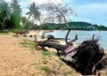 DULU Pantai Cherating di Kuantan, Pahang menjadi tumpuan pelancong dari seluruh dunia, namun pusat peranginan terkenal dengan jolokan ‘Kampung Mat Saleh’ itu semakin suram.-MINGGUAN/MUHAMMAD NAIM HELMI HAFIDZI