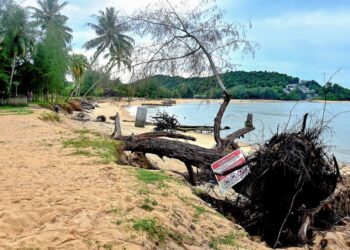 DULU Pantai Cherating di Kuantan, Pahang menjadi tumpuan pelancong dari seluruh dunia, namun pusat peranginan terkenal dengan jolokan ‘Kampung Mat Saleh’ itu semakin suram.-MINGGUAN/MUHAMMAD NAIM HELMI HAFIDZI