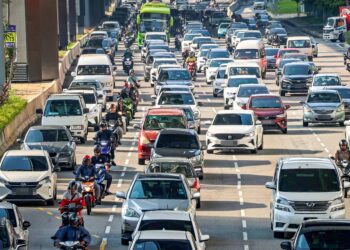 Kita boleh selesaikan masalah kesesakan lalu lintas jika kita berupaya memastikan penawaran pengangkutan sentiasa memenangi atas permintaan.