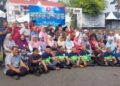 PESERTA terdiri daripada alumni Sekolah Menengah Jerantut (1974-1978) yang datang dari seluruh tanah air bergambar kenangan dalam majlis sambutan di D’Laman Qaseh, Jerantut, Pahang, baru-baru ini