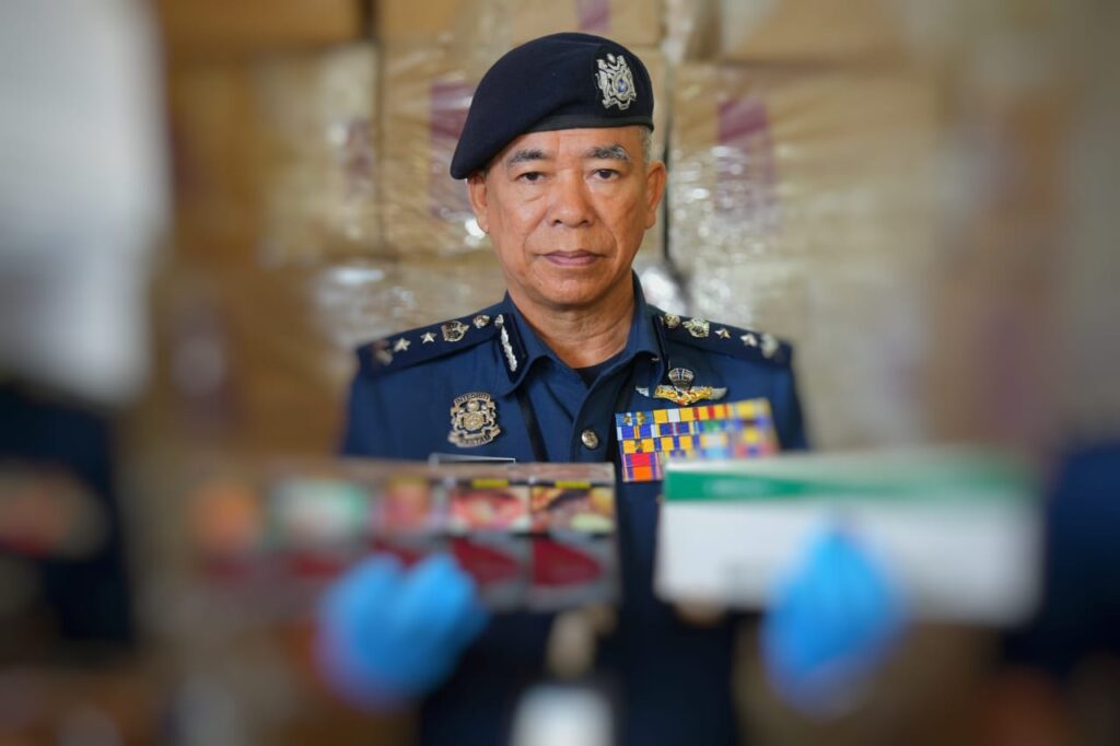 Sorok 1.72 juta batang rokok seludup di dalam rumah, MPV