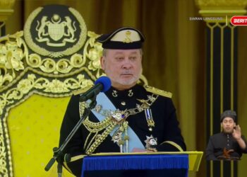 SULTAN Ibrahim pada Istiadat Menghadap dan Pengurniaan Darjah Kebesaran, Bintang dan Pingat Persekutuan 2025 di Istana Negara, hari ini.