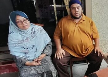 NURUL HUDA Abdul Rahman dan Mohd. Hisam Md. Sahar ditemui di rumah mereka di Kampung Bahagia, Mersing.