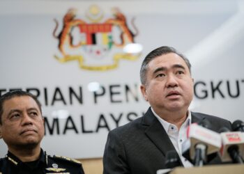 ANTHONY Loke ketika sidang akhbar di MOT, Putrajaya. - UTUSAN/FAIZ ALIF ZUBIR