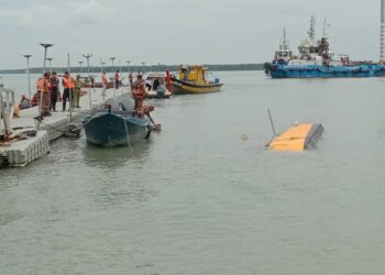 Semakan mendapati mangsa yang masih belum ditemukan, dipercayai sedang menguji pandu bot yang baru dibaiki sebelum kejadian.