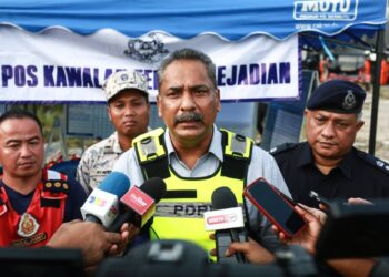 S. VIJAYA RAO sewaktu sidang akhbar berkenaan kes bot terbalik di Pelabuhan Klang, Selangor hari ini. -UTUSAN/AFIQ RAZALI