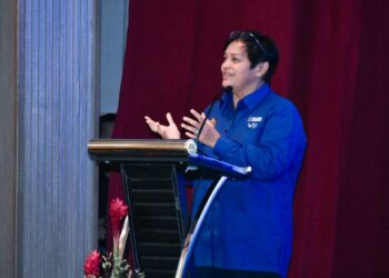 AZALINA Othman Said ketika berucap pada Perhimpunan Bulanan Undang-Undang dan Reformasi Institusi serta Majlis Peluncuran Akademi Perundangan Negara, di sini hari ini.