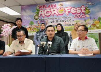 DR. MUHAMAD Akmal Saleh pada sidang akhbar Melaka Agrofest 2025 di Melaka, hari ini.