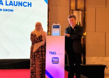FUZIAH Salleh bersama Alan Ni ketika Majlis Pelancaran TNG Digital Akaun Perniagaan hari ini.