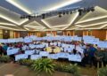 STEVEN Sim Chee Keong (tengah) pada Majlis Penyerahan Bantuan Program Hal Ehwal Kesatuan Sekerja (PHEKS) 2025 Zon Utara di Pulau Pinang, hari ini.