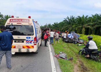 KEADAAN nahas  membabitkan tiga buah kenderaan di Kilometer 13, Jalan Lukut-Sepang, Port Dickson petang tadi.