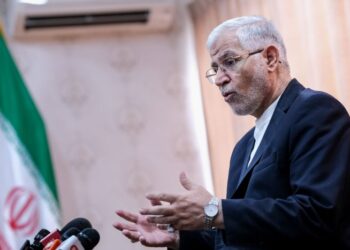 VALIOLLAH Mohammadi Nasrabadi pada sidang akhbar di Republik Islam Iran di Kuala Lumpur, hari ini. - UTUSAN/M. FIRDAUS M. JOHARI