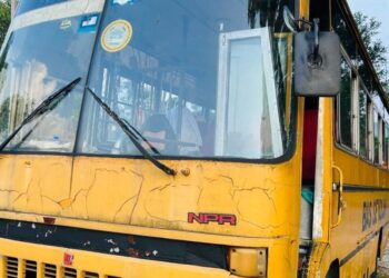 BAS sekolah yang dibawa pemandu tanpa PSV dan tamat cukai jalan.