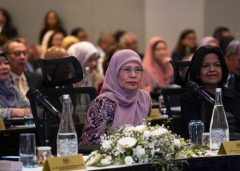 TENGKU Maimun  Tuan Mat ketika menghadiri majlis penutupan Persidangan Khas Hakim-Hakim di Sepang. - UTUSAN/FAISOL MUSTAFA