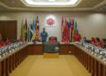 AHMAD Zahid Hamidi (tengah) bersama Ahli Majlis Kerja Tertinggi (MKT) UMNO di Menara Dato Onn, hari ini. - UTUSAN/ISKANDAR ISHAK.