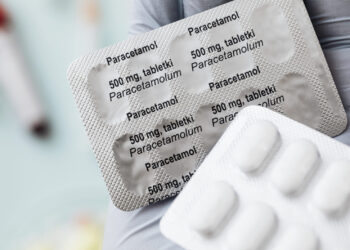 PARACETAMOL antara ubat yang paling kerap digunakan di seluruh dunia dan biasanya dihasilkan daripada derivatif bahan api fosil.- GAMBAR HIASAN