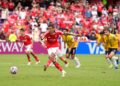 PENYERANG Benfica, Angel Di Maria menjaringkan gol keenam pasukannya selepas menyempurnakan penalti membelasah Auckland City 6-0 dalam aksi Kumpulan C Kelab Piala Dunia di Stadium Inter&Co, semalam. - AFP