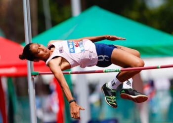 Norliyana Kamaruddin  merangkul pingat emas dalam acara lompat tinggi wanita di Kejohanan Balapan dan Padang Terbuka Thailand 2025. - IHSAN OLAHRAGA MALAYSIA
