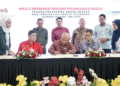 ANWAR Syahrin Abdul Ajib (duduk, kanan) pada majis menandatangani perjanjian konsesi berkaitan kemudahan Waste-to-Energy di Sungai Udang, Melaka.