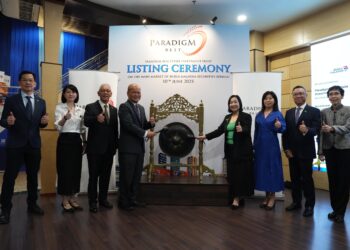 PENYENARAIAN itu sekali gus mencatatkan sejarah sebagai penyenaraian amanah pelaburan hartanah (REIT) terbesar dalam tempoh 13 tahun.
