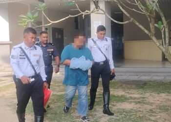 PEMANDU bas terlibat kemalangan di JRTB pada Isnin lalu ditahan polis selepas dibenarkan keluar dari Hospital Taiping petang tadi. - UTUSAN/WAT KAMAL ABAS