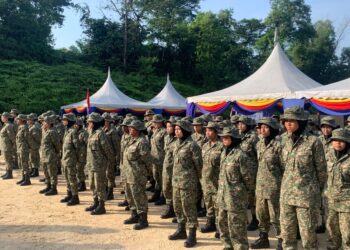 SERAMAI 105 peserta PLKN hadir latihan menembak PLKN 3.0 (Siri 2/2025 )  Kem 515 (Wirawati) Askar Wataniah, Kuala Lumpur, di sini, hari ini. - UTUSAN/ HANAFI ZULKEFLI