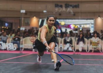 Rachel Arnold diletakkan sebagai pilihan pertama tidak berdepan masalah mara ke pusingan ketiga Kejohanan Skuasy Individu Asia di Kuching, Sarawak, hari ini.