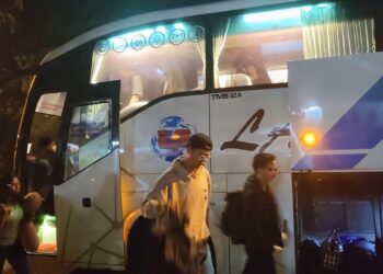 Seramai 13 penuntut UMPSA yang terlibat kemalangan di Kilometer 161.5 Lebuhraya Pantai Timur (LPT) (Arah Timur) di Maran selemat tiba di UMPSA Kampus Gambang di Gambang, Kuantan.