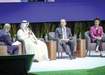 FADILLAH Yusof (dua kanan) bersama Ketua Setiausaha Pertubuhan Negara Pengeksport Petroleum (OPEC), Haitham Al Ghais (dua kiri) pada sesi dialog Ekosistem Tenaga Masa Depan Asia sempena Persidangan Energy Asia 2025 di KLCC, semalam. - UTUSAN/MUHAMAD IQBAL ROSLI