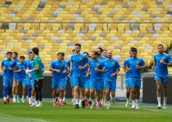 Pemain Harimau Malaya berlatih di Stadium Nasional Bukit Jalil, semalam sebagai persiapan menentang Vietnam dalam Kelayakan Piala Asia 2027 pada Selasa ini. - UTUSAN/ISKANDARISHAK