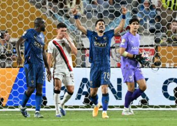 PEMAIN Al-Hilal meraikan kejayaan mereka mara ke suku akhir Piala Dunia Kelab.- AFP