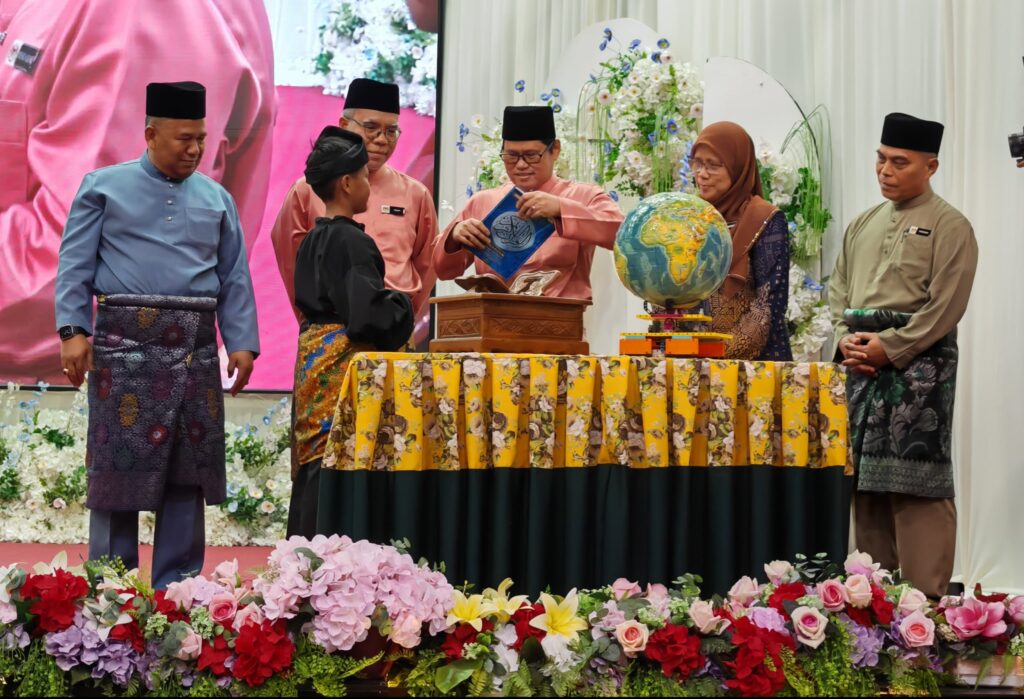 Kurangkan beban guru, mesyuarat sekolah dalam satu sesi