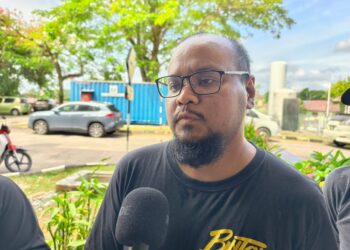 MUHAMMAD Faiz Adli Mohd Khatib ketika ditemui pemberita di Jabatan Perubatan Forensik Hospital Melaka hari ini.-UTUSAN/AMRAN ALI