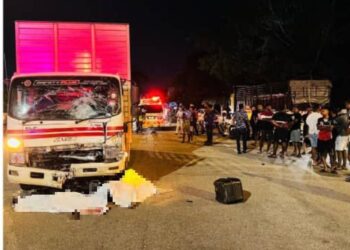 DUA remaja maut akibat kemalangan dengan lori ayam di Jalan Paya Besar berhampiran Taman Kucai, Kulim, Kedah awal pagi tadi.