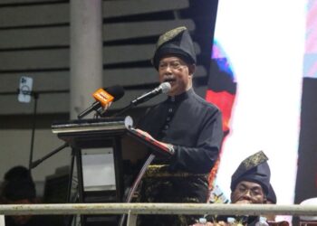 MUHYIDDIN Yassin sewaktu berucap pada Himpunan Mandat Negarawan di Alor Setar. - UTUSAN/SHAHIR NOORDIN