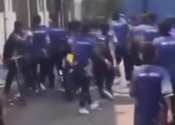 Pelajar bergaduh