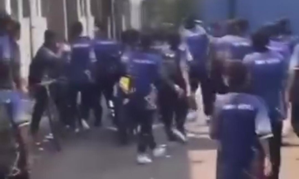 Pelajar bergaduh