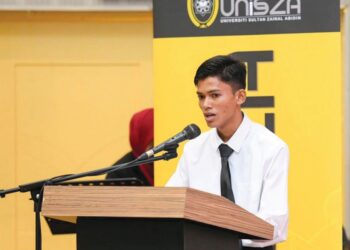 NAUFAL Zulkarnain Muhammad Anuar menyampaikan ucapan sempena Minggu Mesra Siswa di Universiti Sultan Zainal Abidin (UniSZA), Terengganu, baru-baru ini. – UTUSAN/NURSYASYA NADHIRAH ZABIDI
